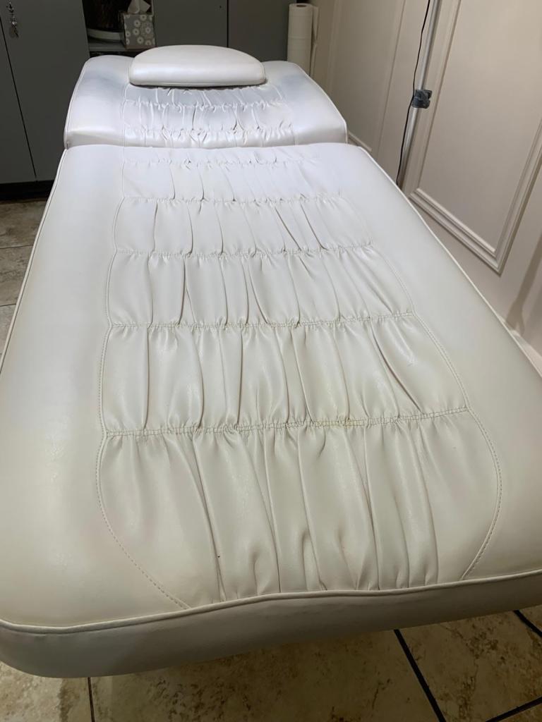 Spa massage couch