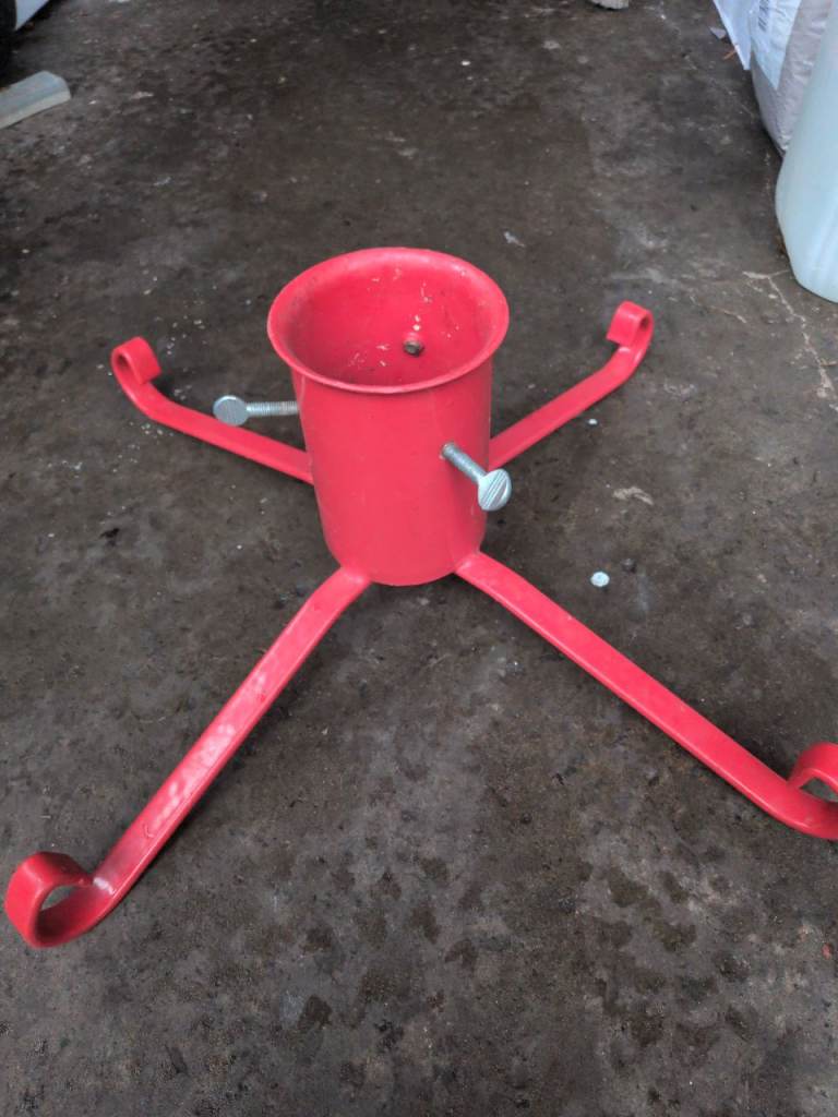 Christmas tree holder (free)
