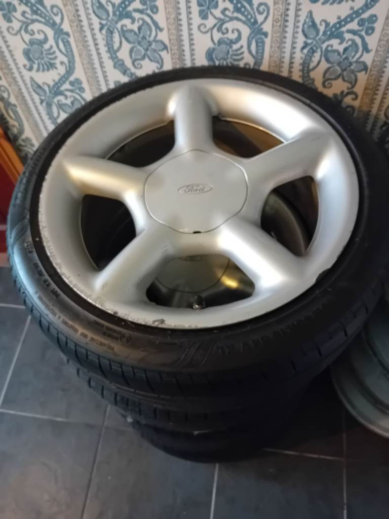 ALLOY WHEELS MK1 MONDEO OR ESCORT GREAT CONDITION SIZE 195/45R 16 84V XL 