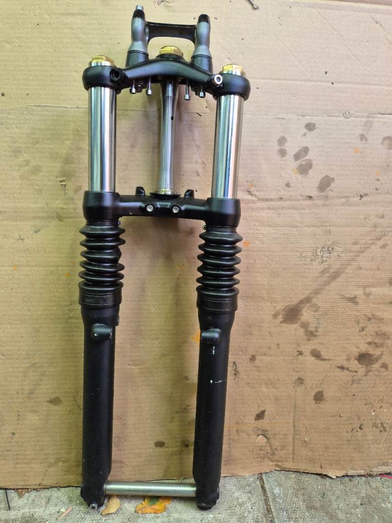 Triumph bobber parts