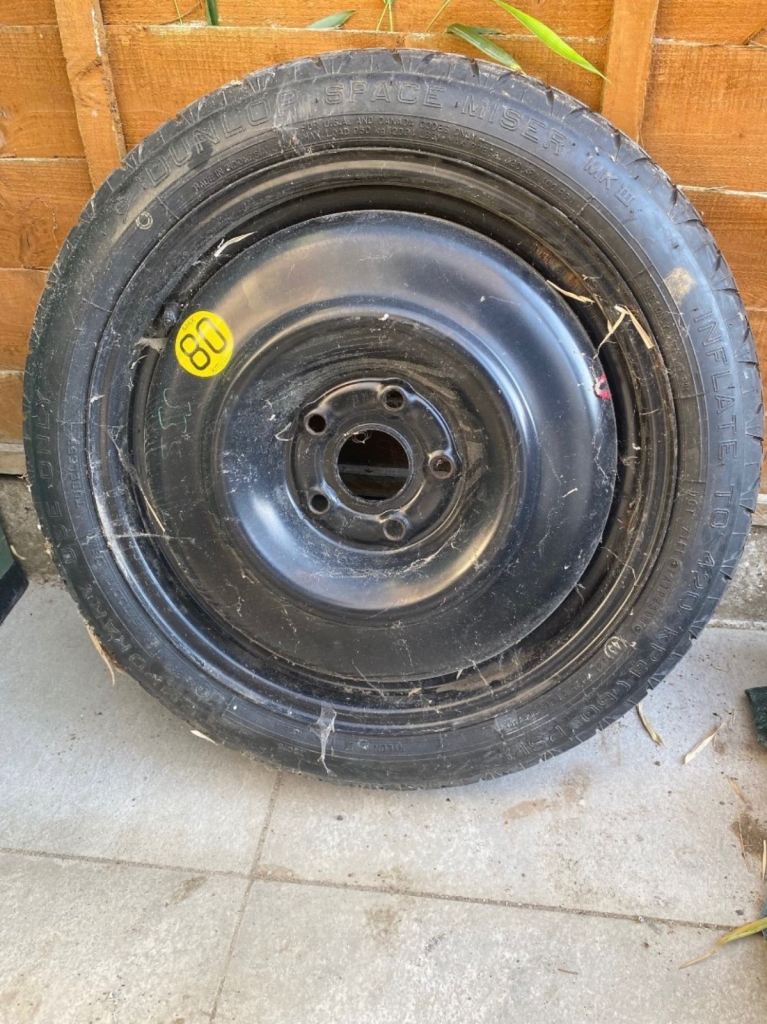 Space saving spare tyre for Toyota 