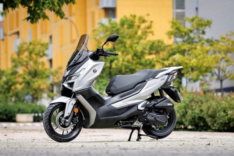 Voge SR1 Prestigious 125cc Scooter