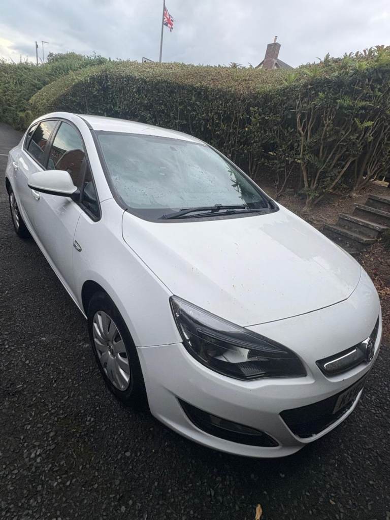 Vauxhall, ASTRA, Hatchback, 2013, Manual, 1686 (cc), 5 doors