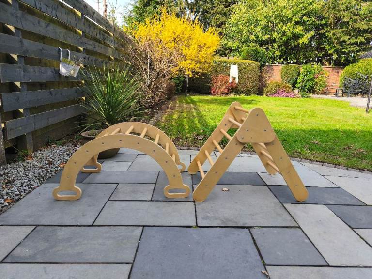 Pikler triangle climbing frame