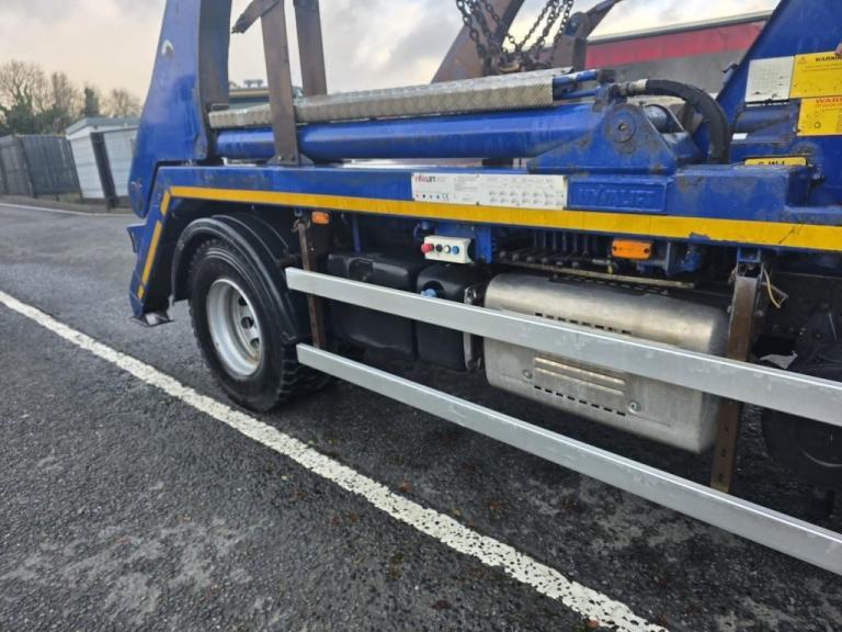 2019 DAF LF 230 18 TON GROSS 4X2 with Hyvalift Skip Gear