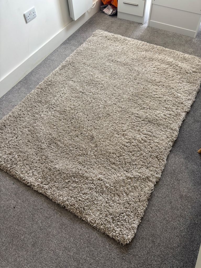 Dunelm Slumber Rug - Beige