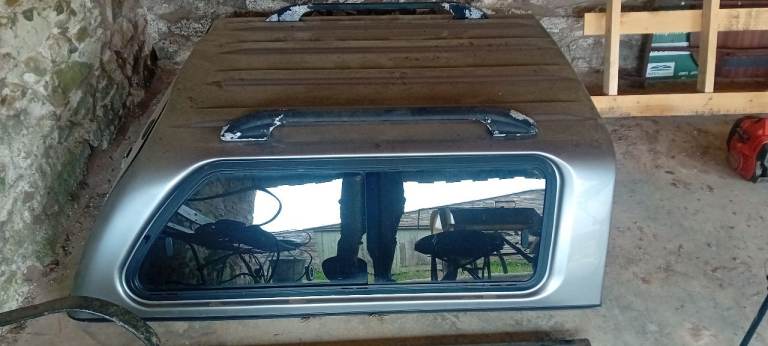 L200 2015 Challenger Double Cab Rear canopy complete with keys and fitting clamps