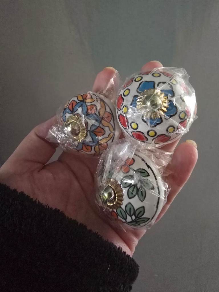 Set of 3 Ceramic Door Knobs - Multicoloured Floral Design