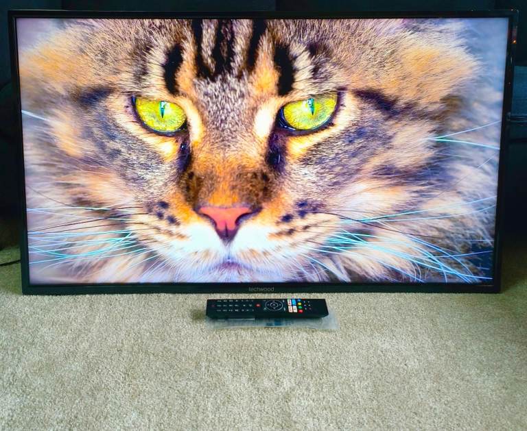 Techwood 43 inch 4K Ultra HD LED VIVA Smart TV Dolby WIFI HDMI x3 43AO9UHD