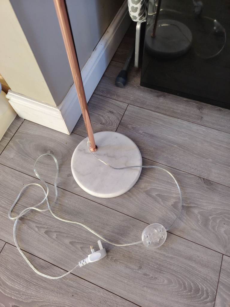 Floor lamp £15