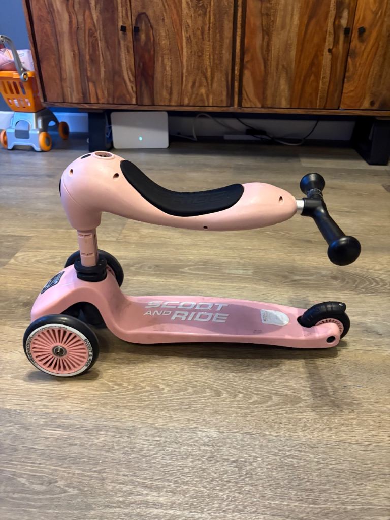 Scoot and ride pink scooter 