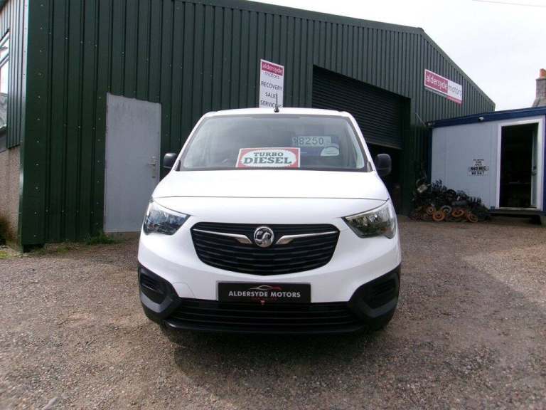 2021 Vauxhall Combo 2300 1.5 Turbo D 100ps H1 Dynamic Van PANEL VAN DIESEL Manual