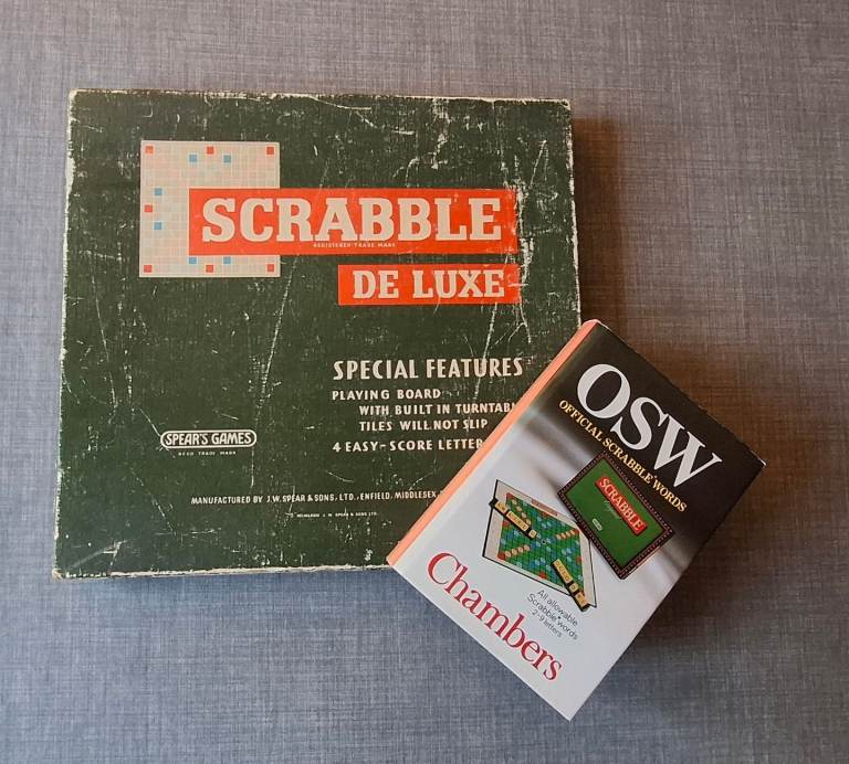 image for Scrabble de Luxe plus Official Scrabble Words Book