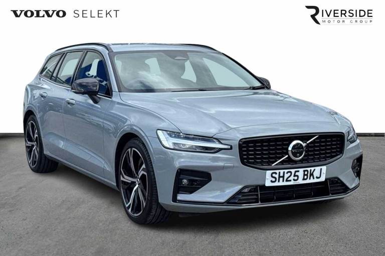 2025 Volvo V60 Plus, B4 Mild hybrid, Petrol, Dark Estate Petrol Automatic