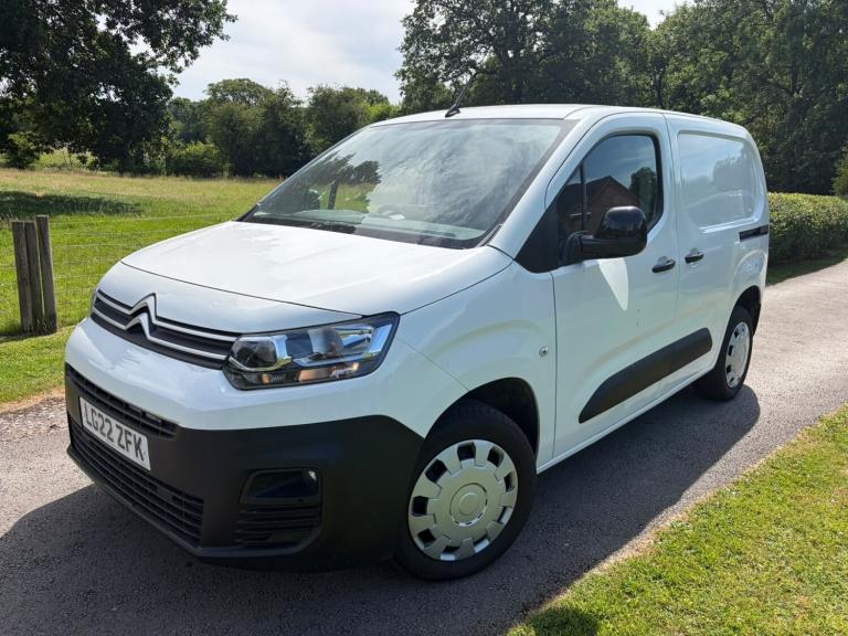 Low Mileage Citroen Berlingo 1.5 BlueHDi 1000 Enterprise M Pro In White with FSH