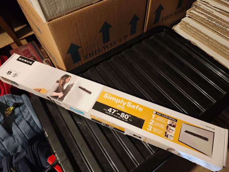 *** NEW sealed Sanus SimplySafe Fixed TV wall mount - for 47 - 80" TV's up to 61Kg ***