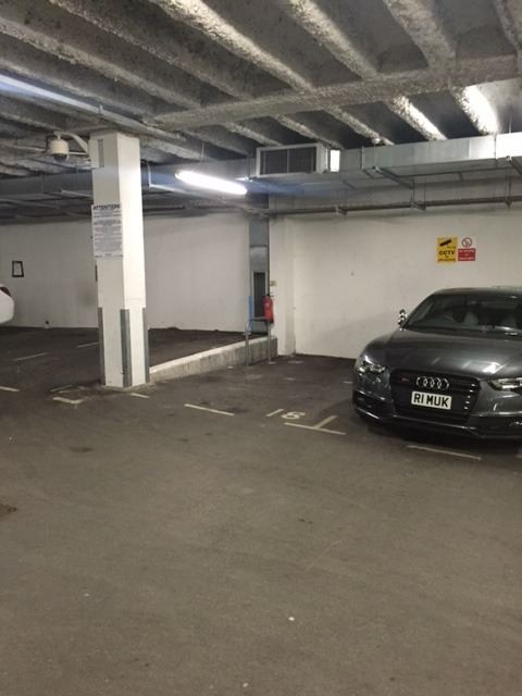 Secure parking near THE HEADROW Leeds (6287) LS2 8ES