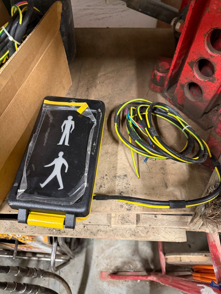 image for Traffic light push buttons 