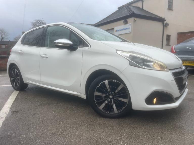 2016 Peugeot 208 1.2 PureTech Allure Premium 5dr HATCHBACK Petrol Manual