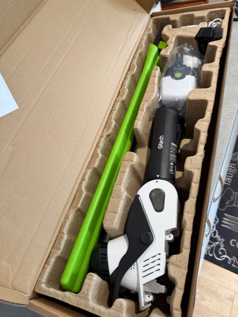 Brand new Gtech HT50 cordless hedge trimmer (amazing and perfectly working)