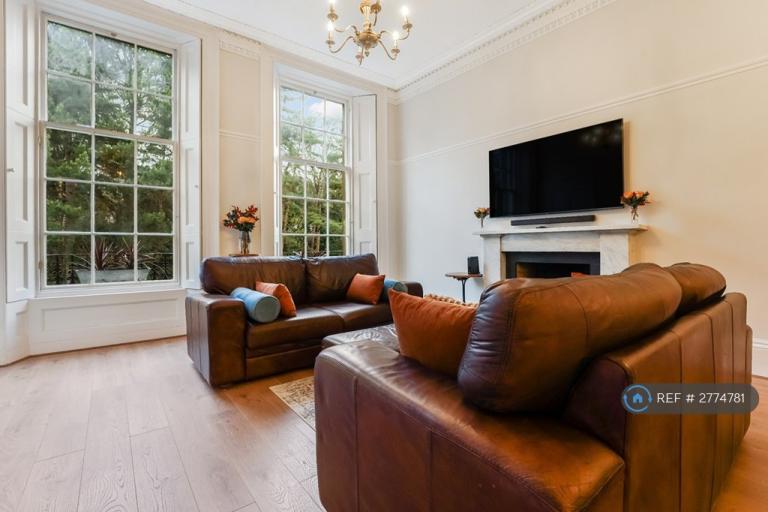 2 bedroom flat in Inverleith Terrace, Edinburgh, EH3 (2 bed) (#2774781)
