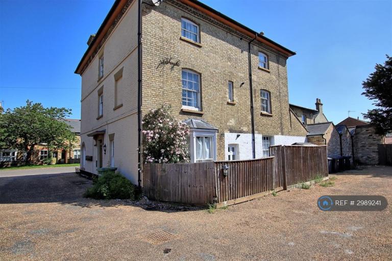 1 bedroom flat in High Street, Warboys, Huntingdon, PE28 (1 bed) (#2989241)