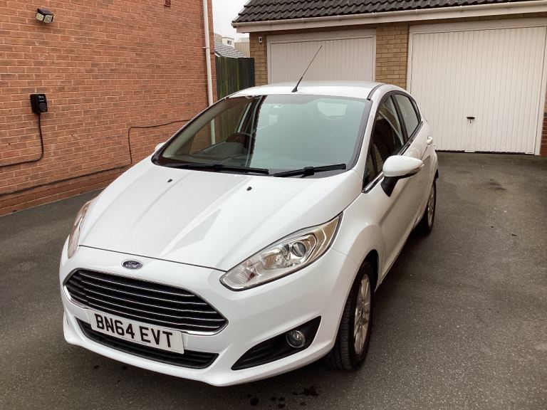 Ford, FIESTA, Hatchback, 2014, Manual, 1241 (cc), 5 doors