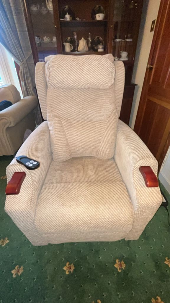 Beige Dual Motor Riser Recliner Chair