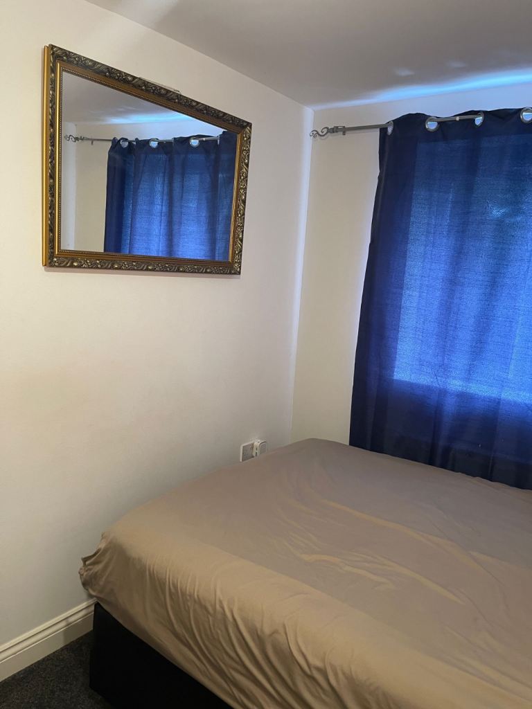 Small Furnished Room Available – 6 Month Let