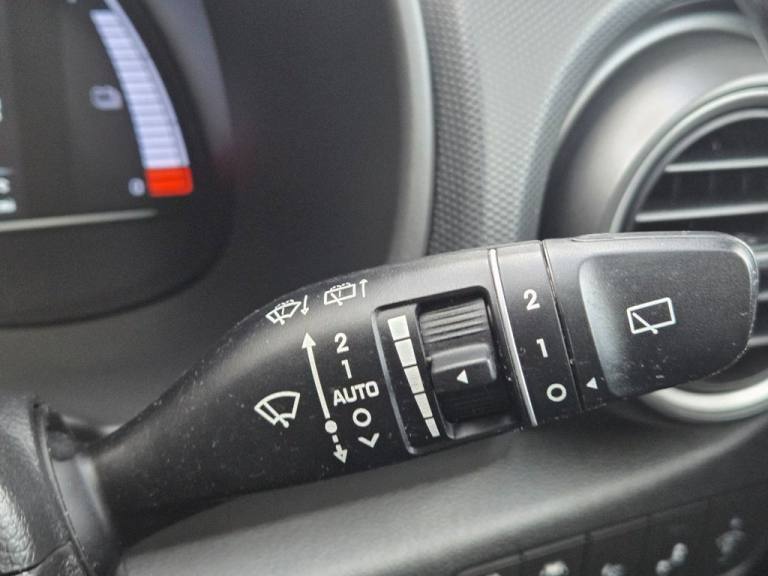 2019 Hyundai KONA 64kWh Premium SE SUV 5dr Electric Auto (7kW Charger) (204 ps) HATCHBACK ELECTRI...