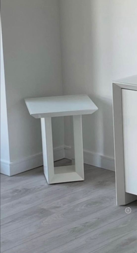 Designer Rooms Elite Collection Lamp Table 