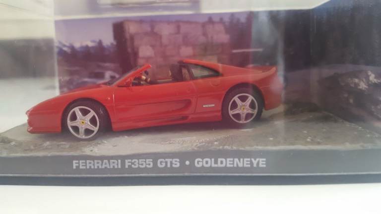 James Bond collectables set of 15 cars plus magazines  Just a few Photos of collection 