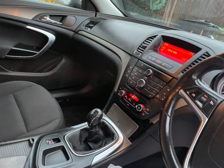 Vauxhall, INSIGNIA, Hatchback, 2010, Manual, 1956 (cc), 5 doors