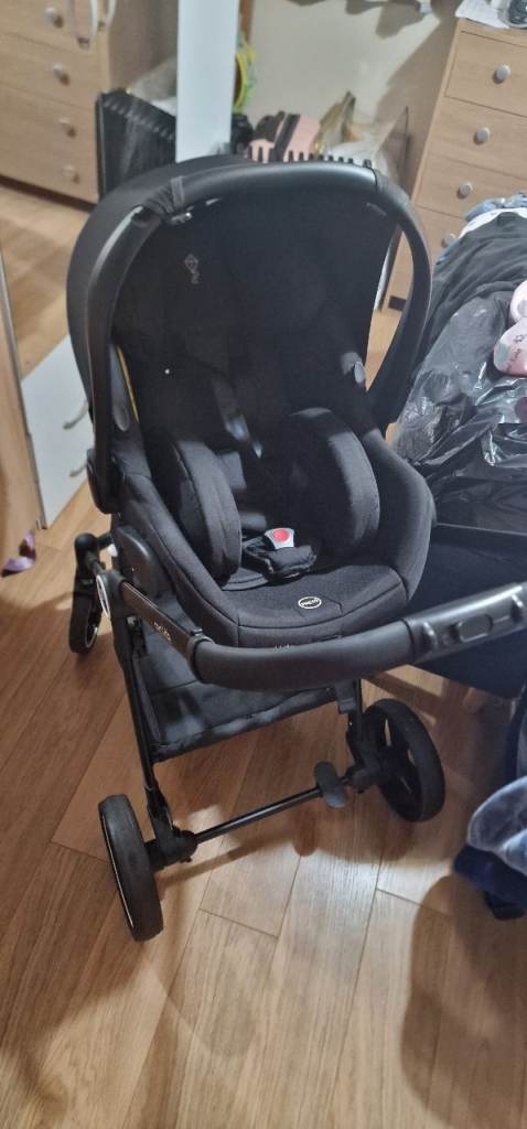 Redkite Black Travel System Stroller with Car Seat