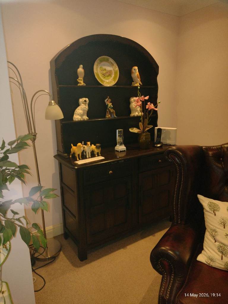 Dining room display cabinet 