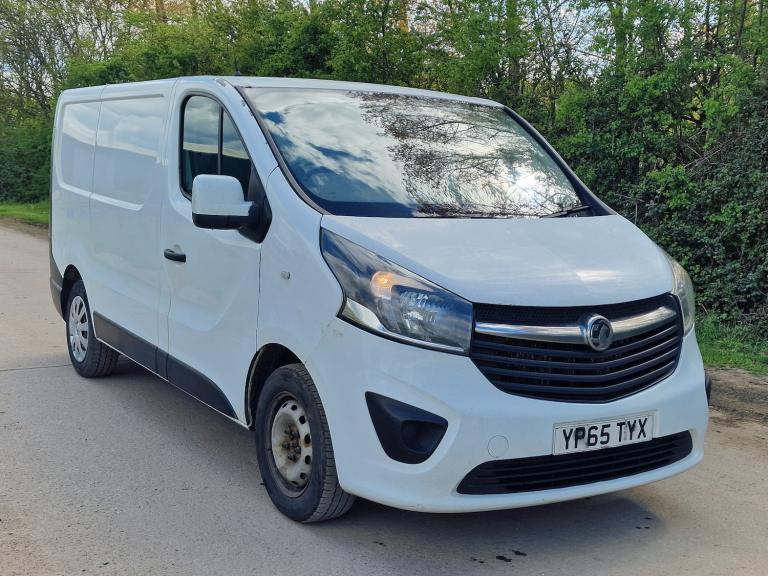 2015 Vauxhall Vivaro 2700 CDTI  Drives Perfect  7m MOT  Tow Bar  FSH