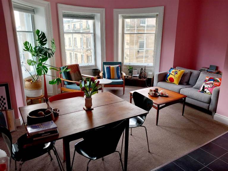 Short let: one bedroom flat in town for June and July