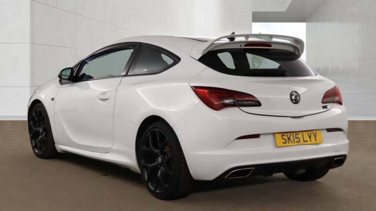 2015 VAUXHALL ASTRA GTC 2.0 T VXR White Manual Petrol