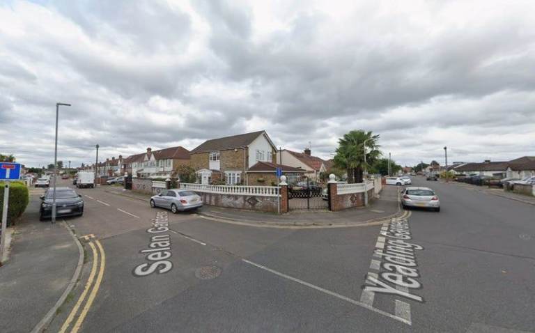 BENEFITS ACCEPTED - Studio Flat Available in Hayes Hillingdon UB4