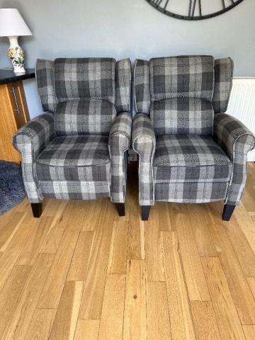 Recliner chairs– Good Condition