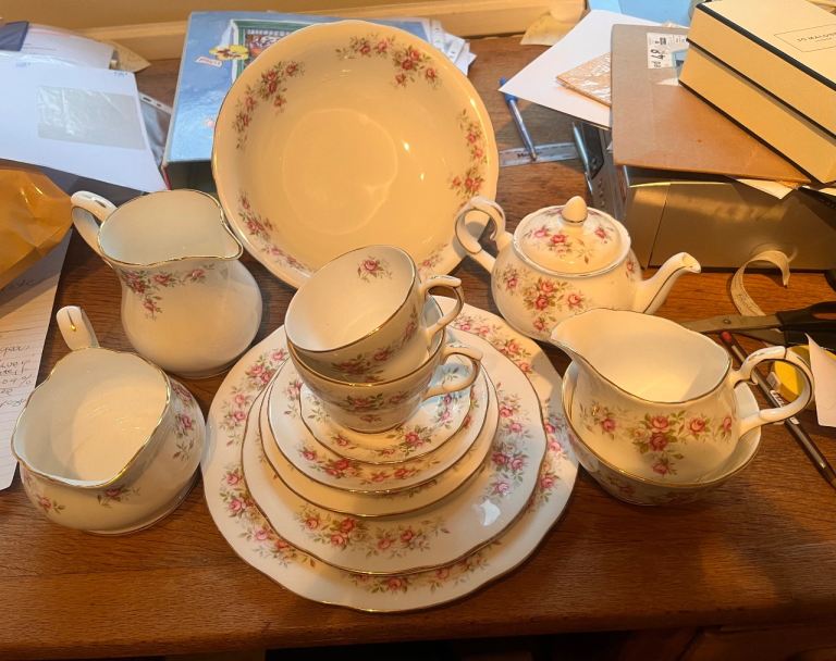 Duchess Fine Bouquet Dinnerware Set - White with Pink Roses, Good Condition