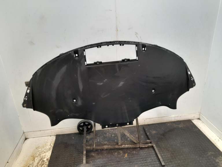 2020 Tesla Model 3 Undertray/Light Surr