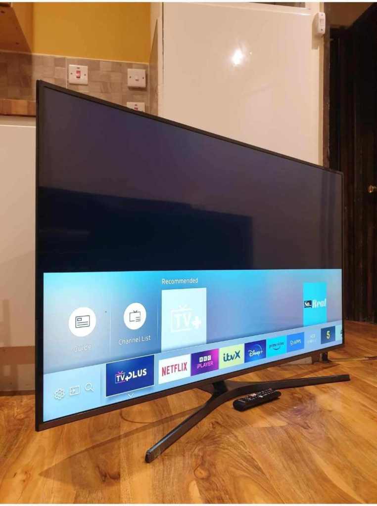 50"SAMSUNG 4K ULTRA UHD HDR SMART WIFI LED TV PERFECT WORKING WITH REMOTE STAND APPS, 159£
