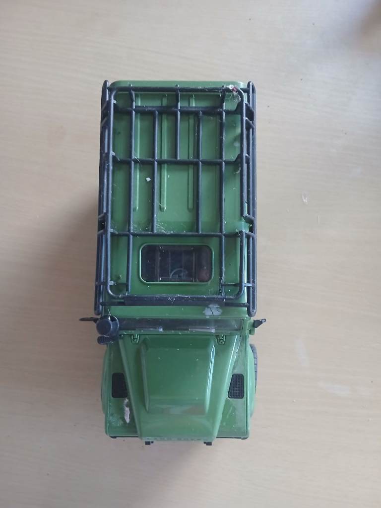 Oxford Diecast Land Rover Defender Scale Model Car Tow – Green