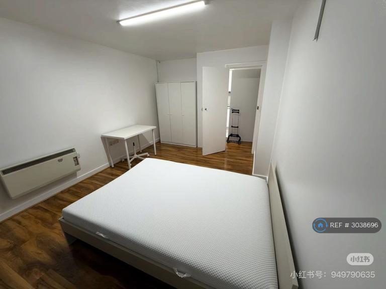 2 bedroom flat in Idaho Building, London, SE13 (2 bed) (#3038696)