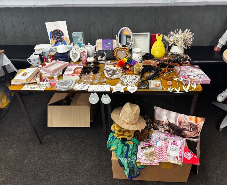 Mixed Household Items and Accessories – Good Condition