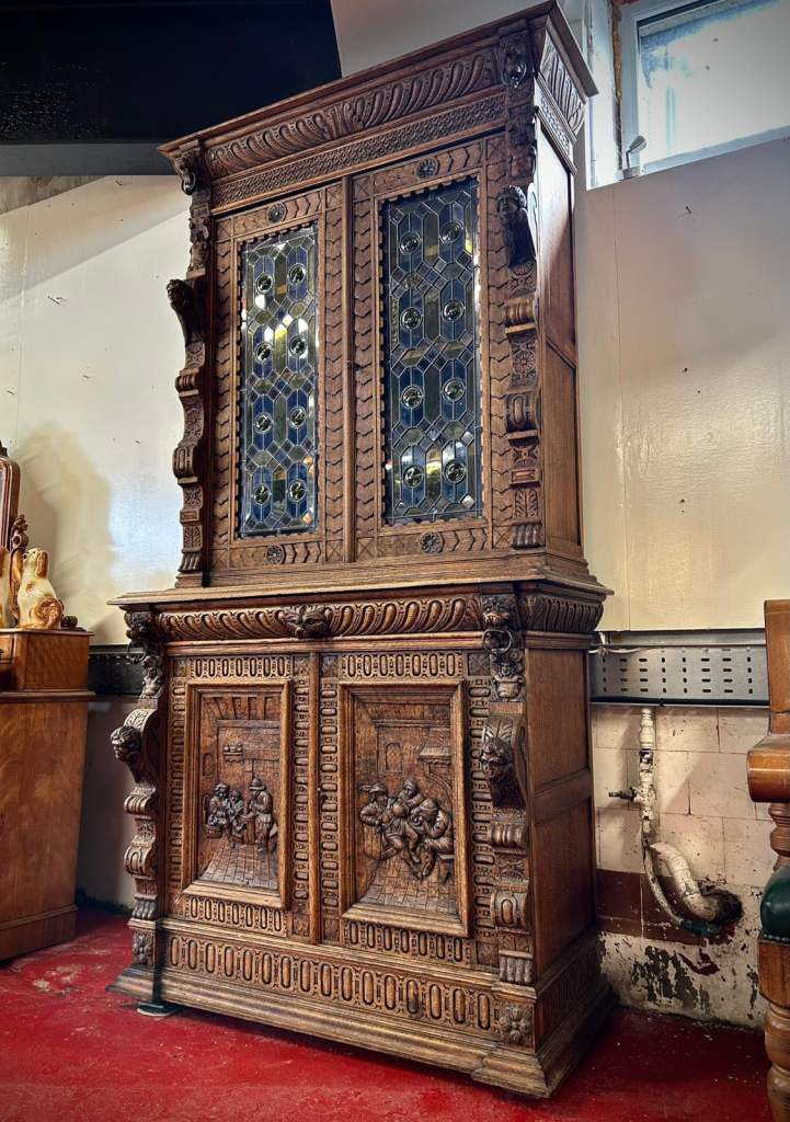 Oak Carved 19th Century Neo-Renaissance Cupboard Stainded Glass Lions and Hoops