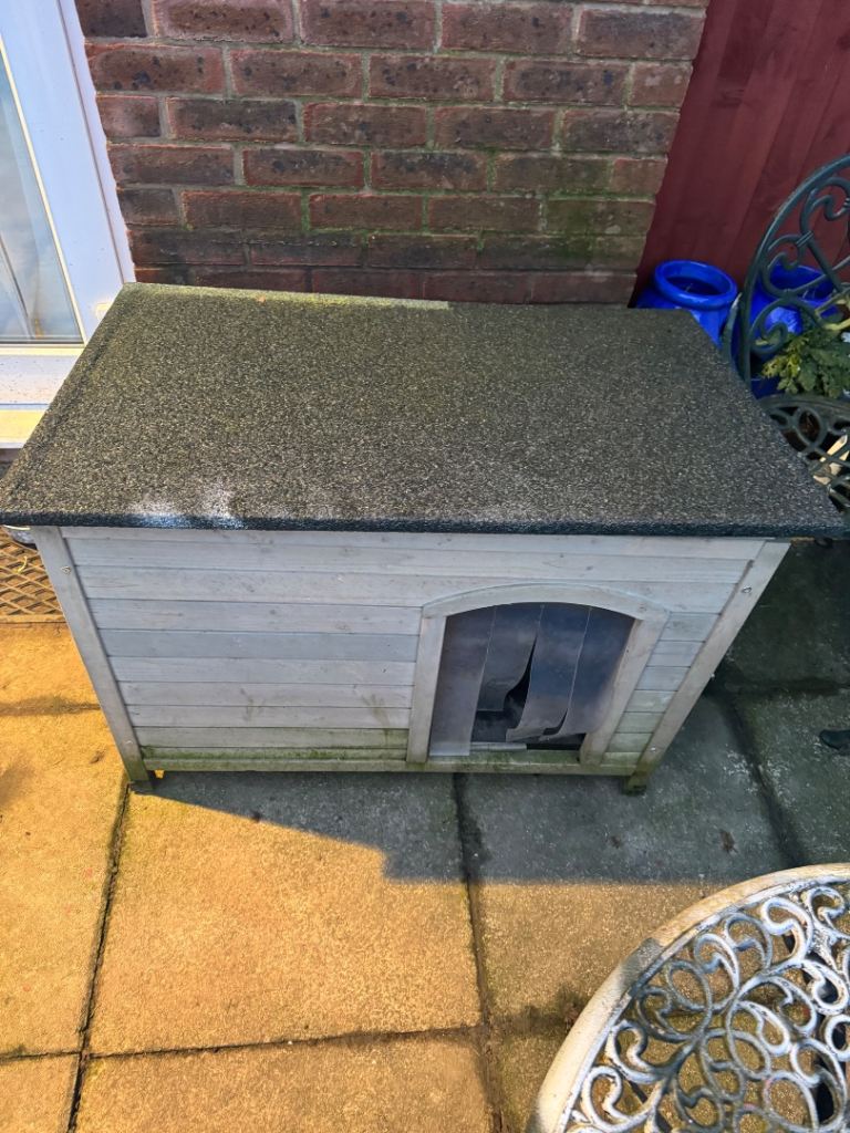 Dog kennel 