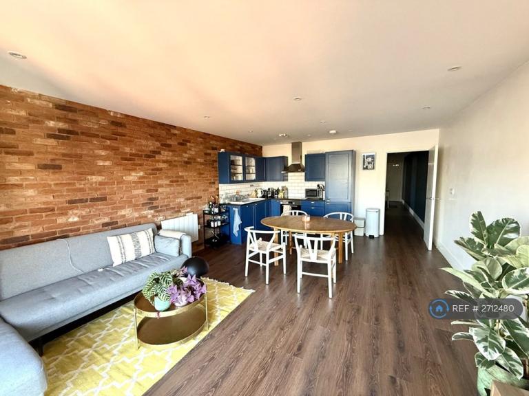 2 bedroom flat in Portland Square, Bristol, BS2 (2 bed) (#2712480)