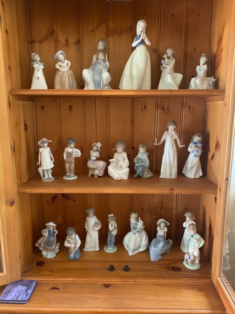 Nao by Lladro figurines and 1 Lladro